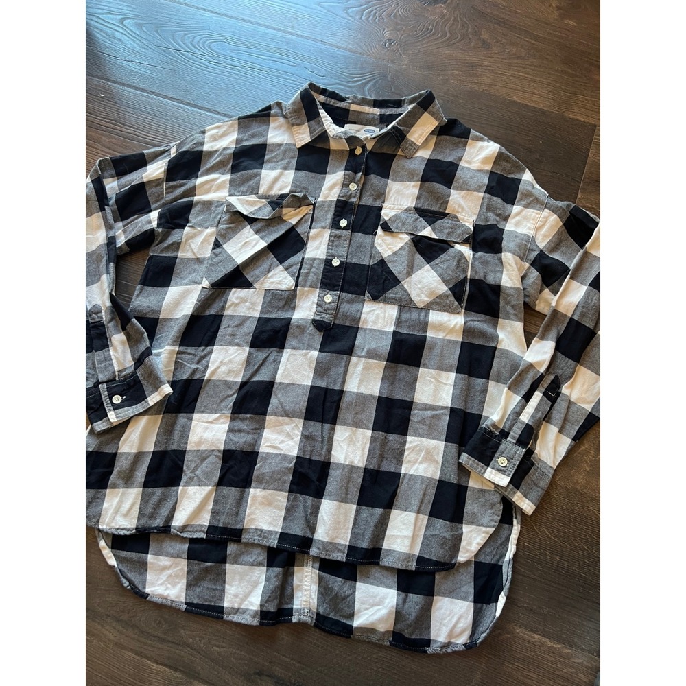 Old Navy Boyfriend Plaid Shirt‎ Womens Large Black White Button Up Top